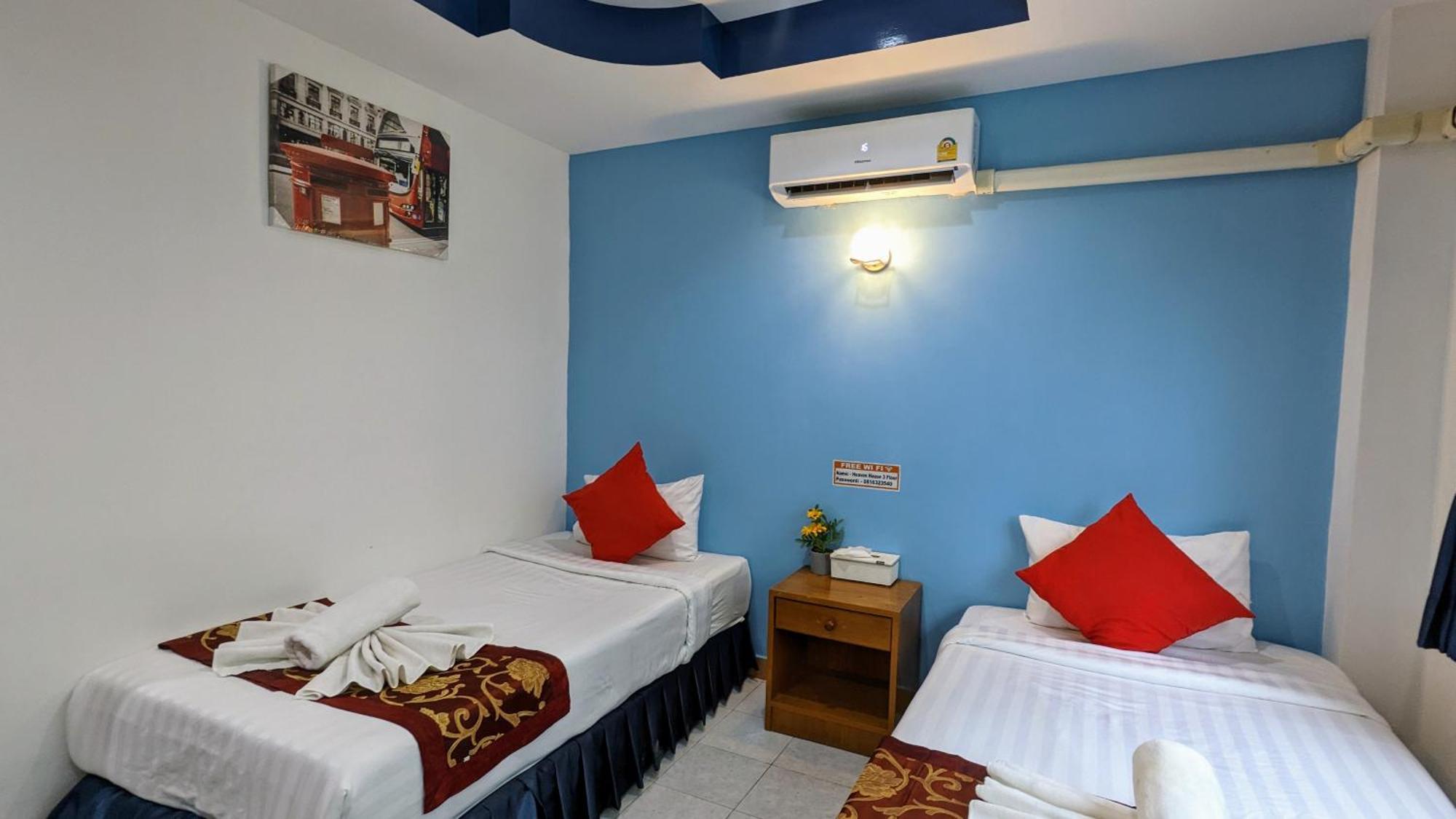 Heaven House Restro & Bar Hotel Patong Ngoại thất bức ảnh