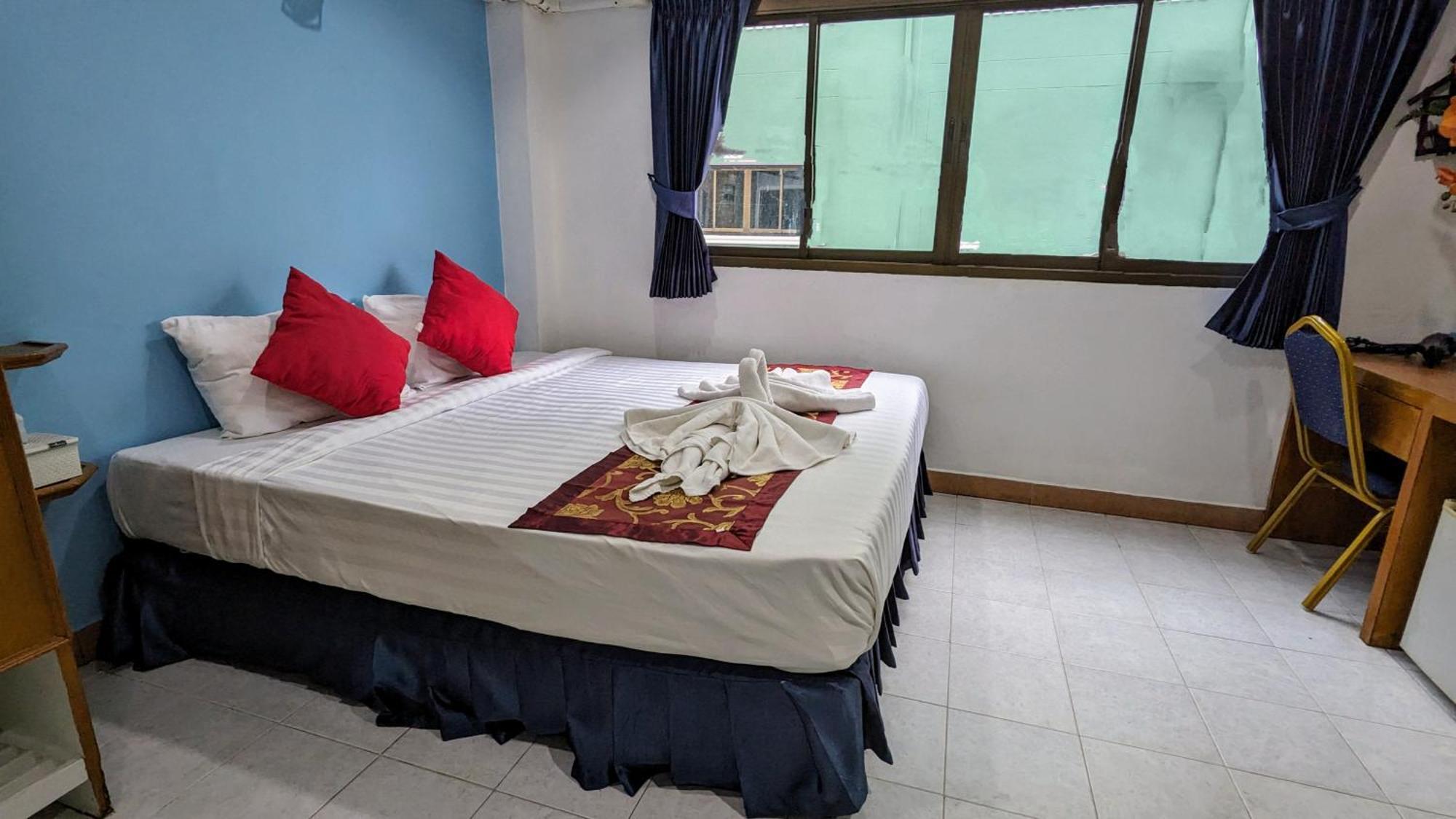 Heaven House Restro & Bar Hotel Patong Ngoại thất bức ảnh