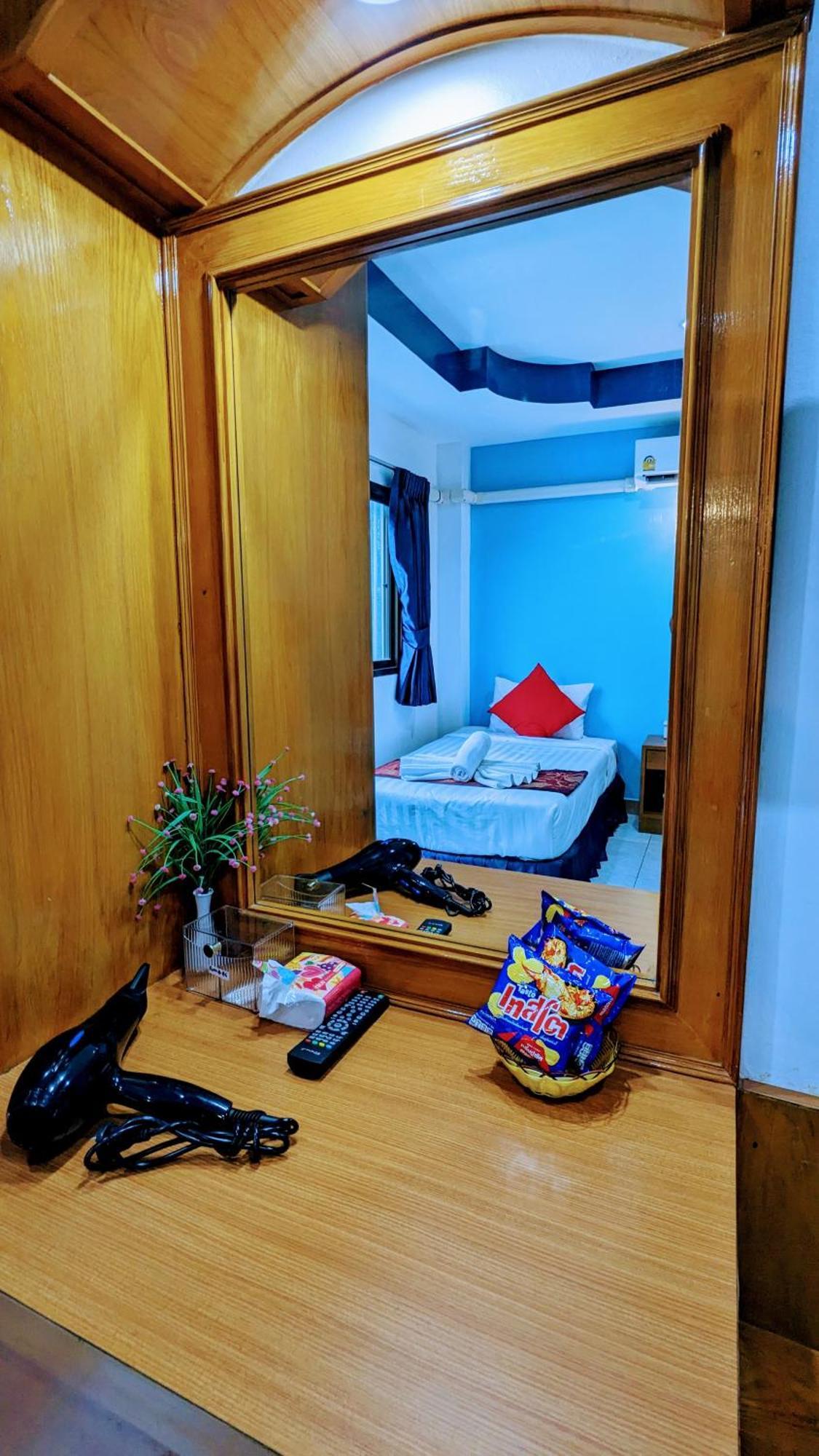 Heaven House Restro & Bar Hotel Patong Ngoại thất bức ảnh