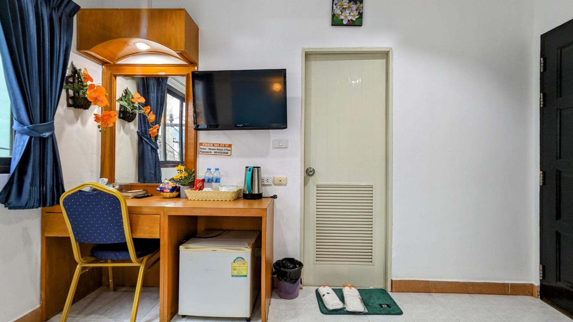 Heaven House Restro & Bar Hotel Patong Ngoại thất bức ảnh