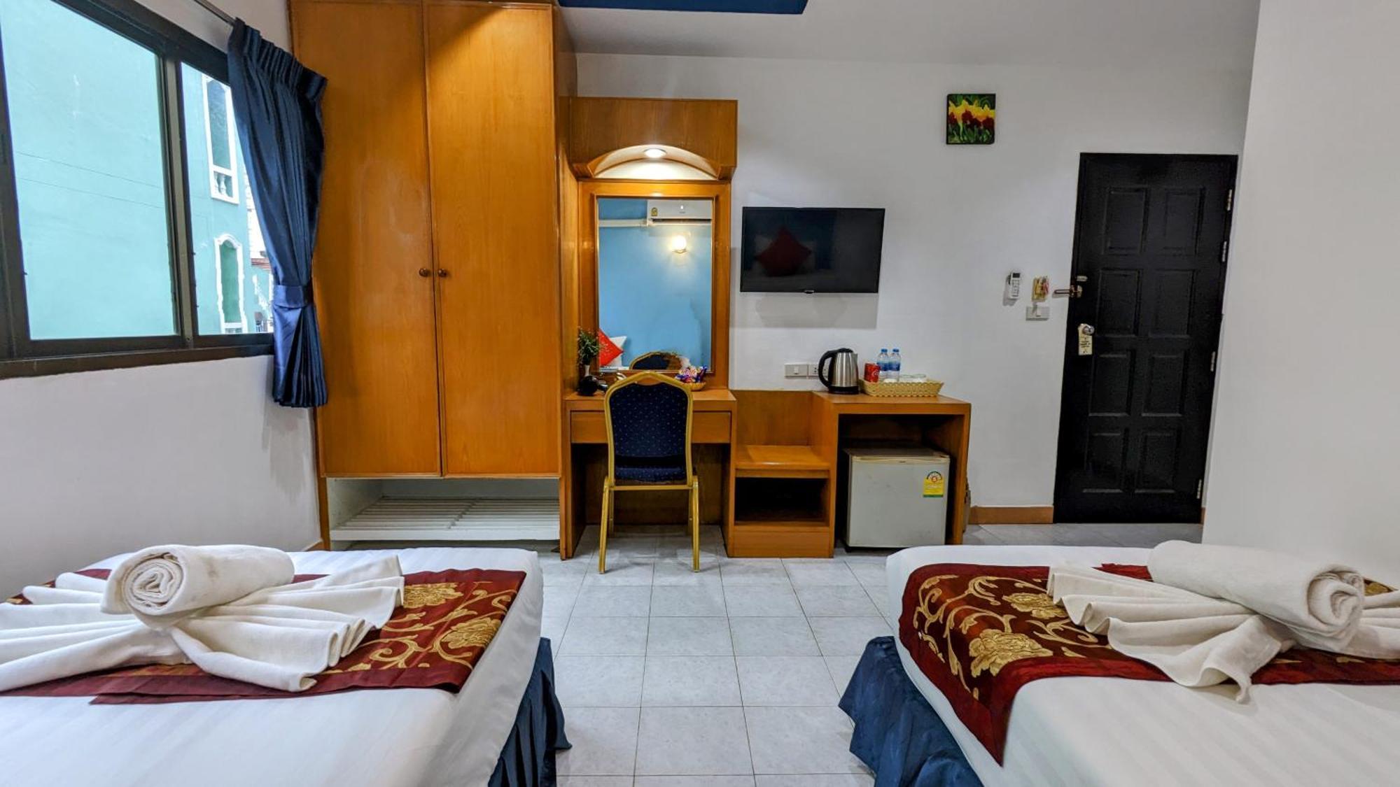 Heaven House Restro & Bar Hotel Patong Ngoại thất bức ảnh