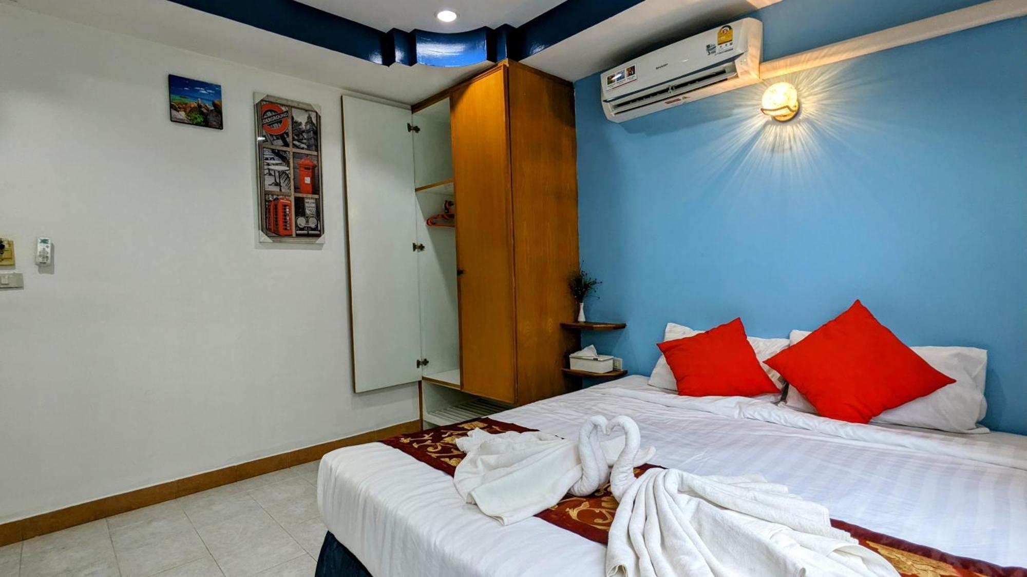 Heaven House Restro & Bar Hotel Patong Ngoại thất bức ảnh