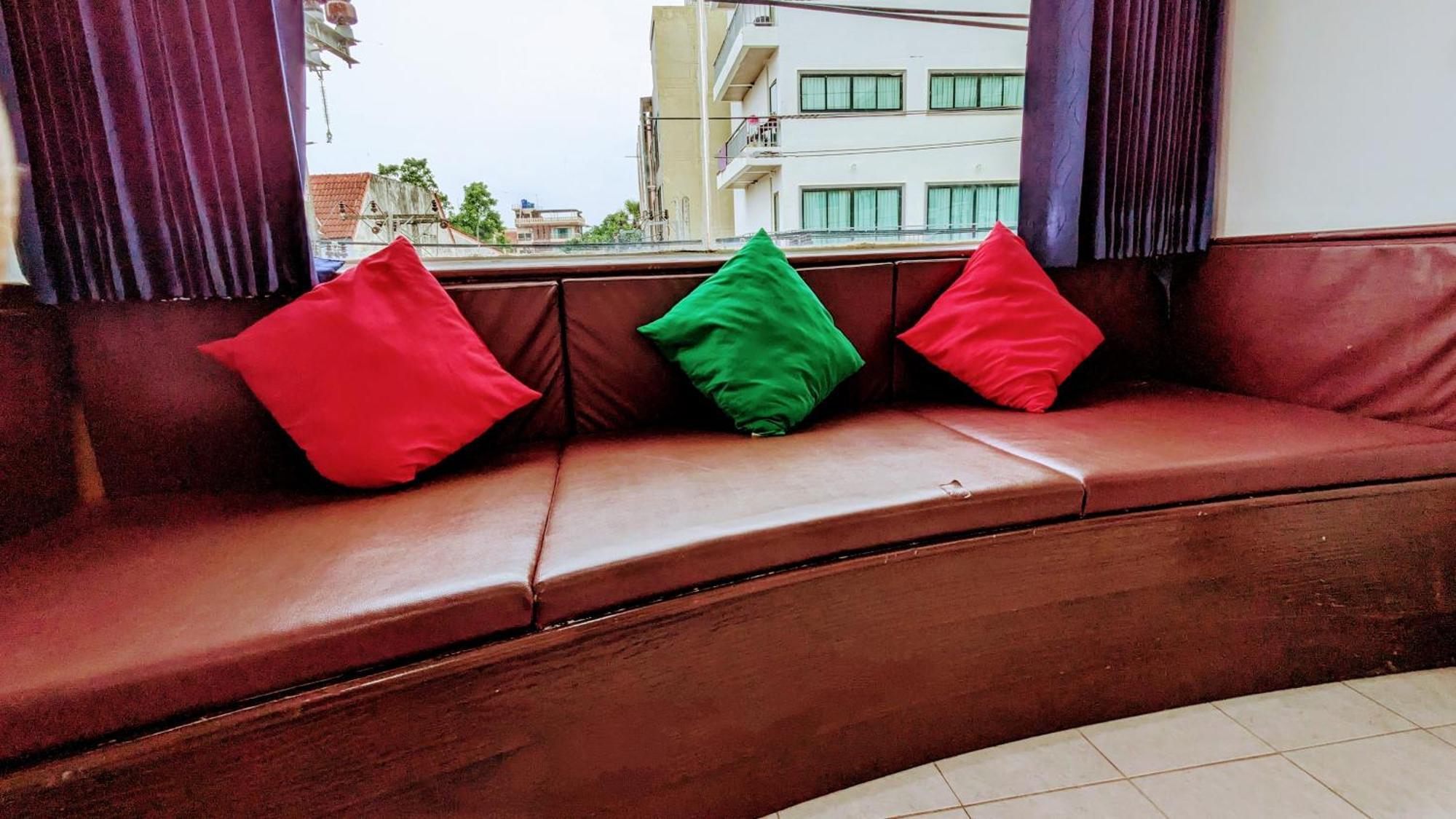 Heaven House Restro & Bar Hotel Patong Ngoại thất bức ảnh