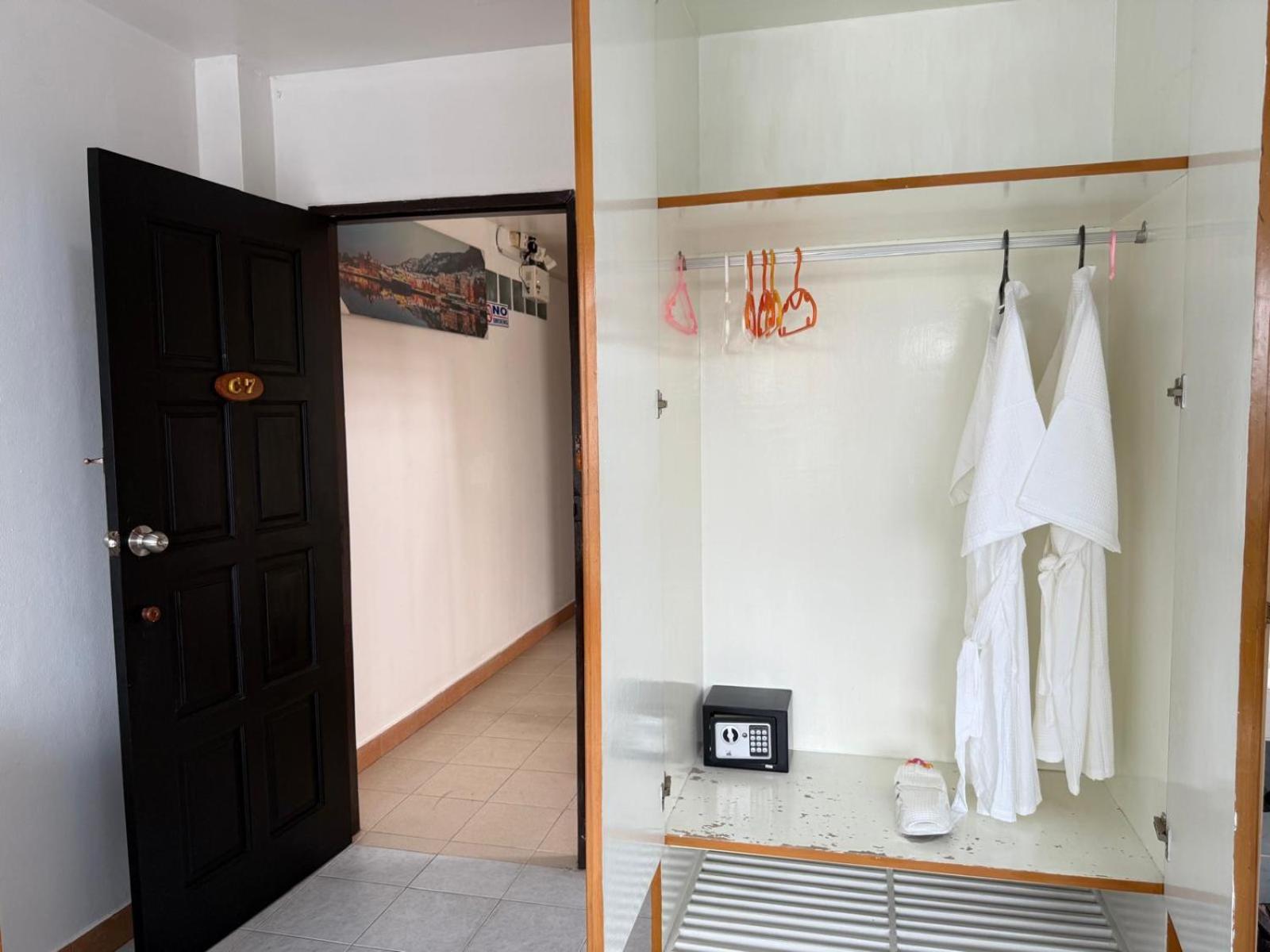 Heaven House Restro & Bar Hotel Patong Ngoại thất bức ảnh