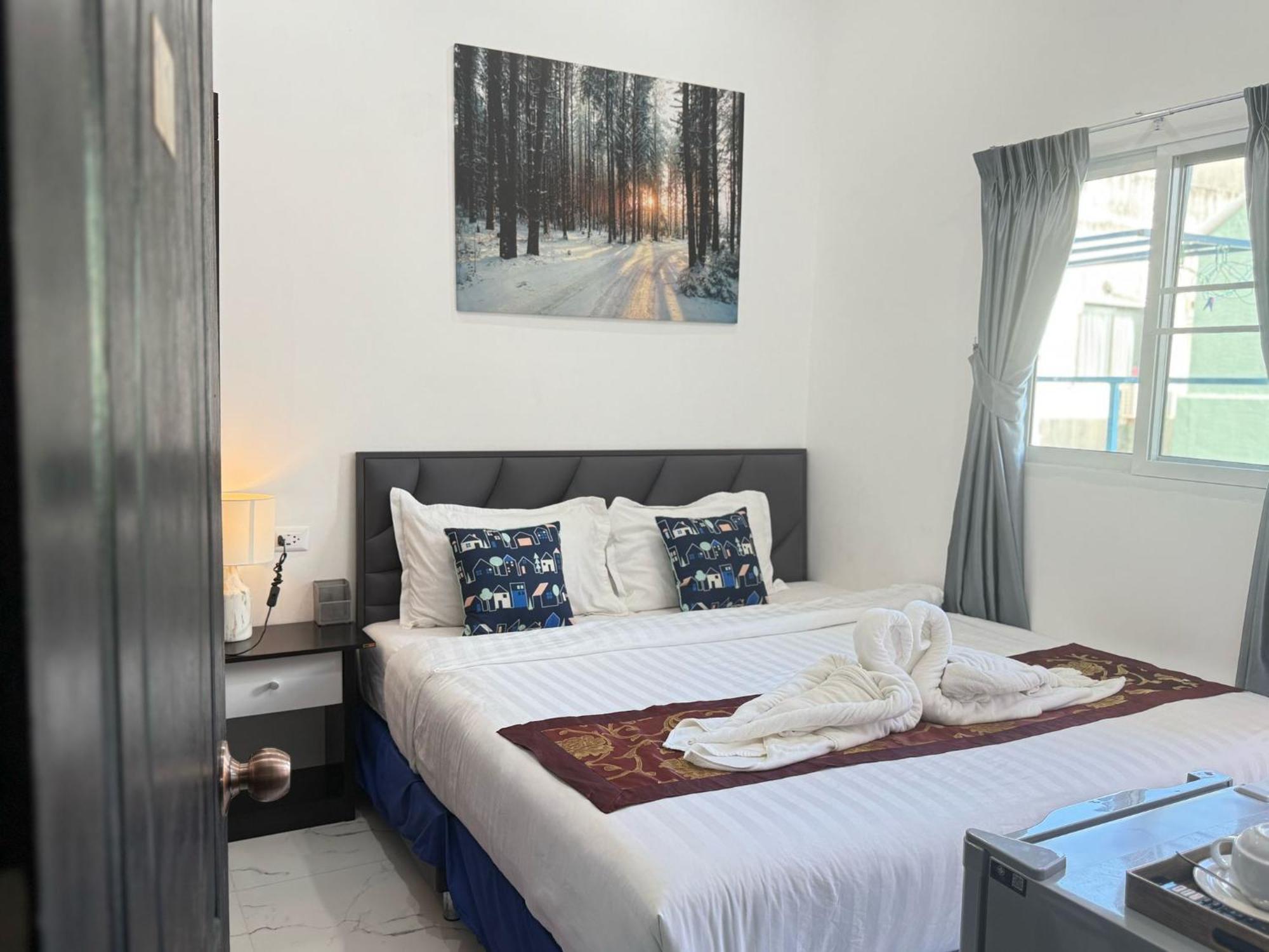 Heaven House Restro & Bar Hotel Patong Ngoại thất bức ảnh